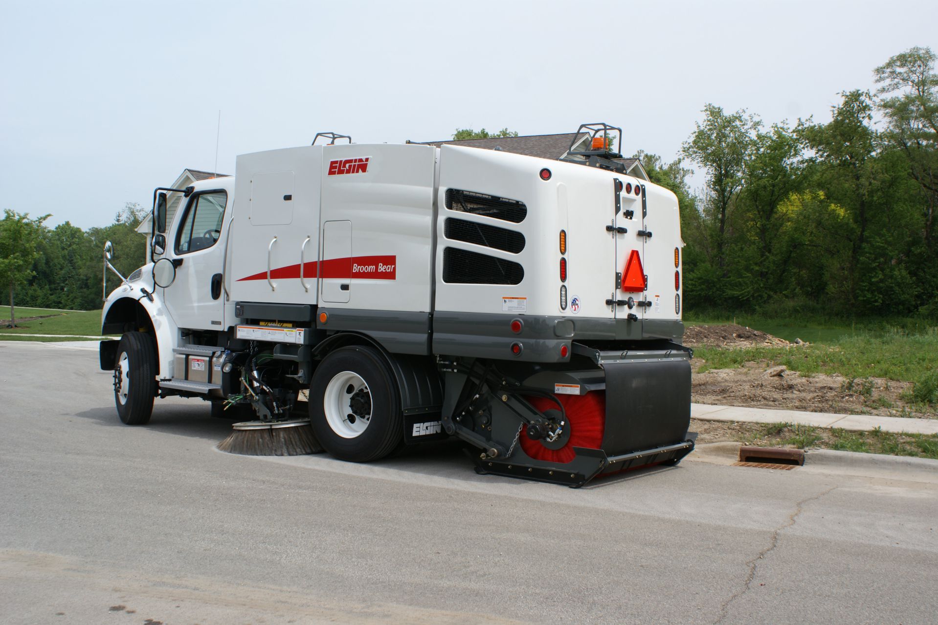 Roadway Sweeping | East Coast Industrial Services, Inc.